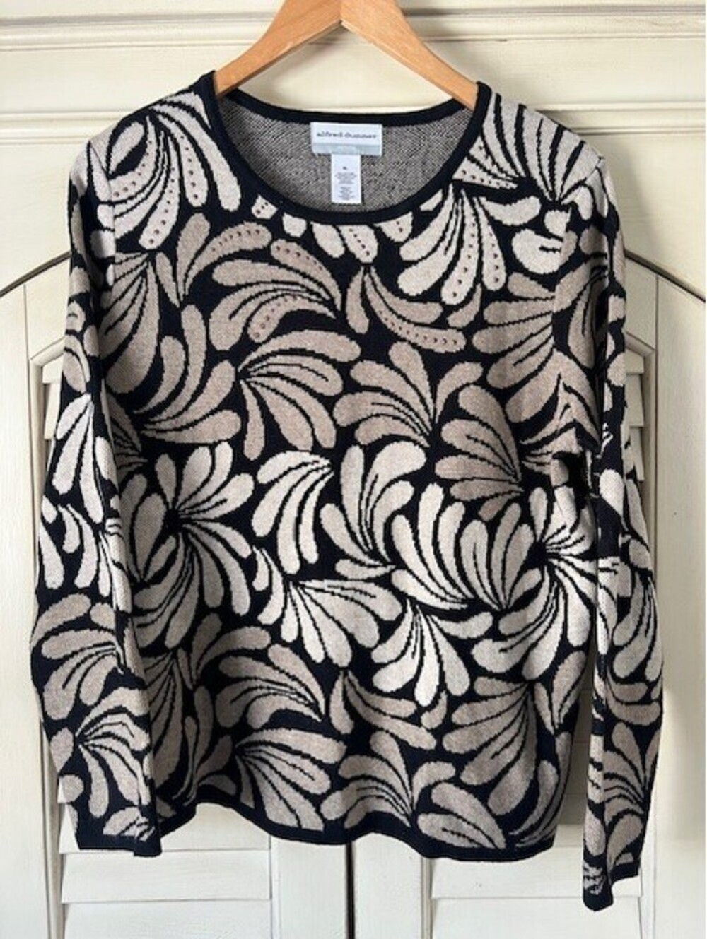 Alfred Dunner Women’s  Embellished Sweater Leaves Black Beige-Size Petite Large